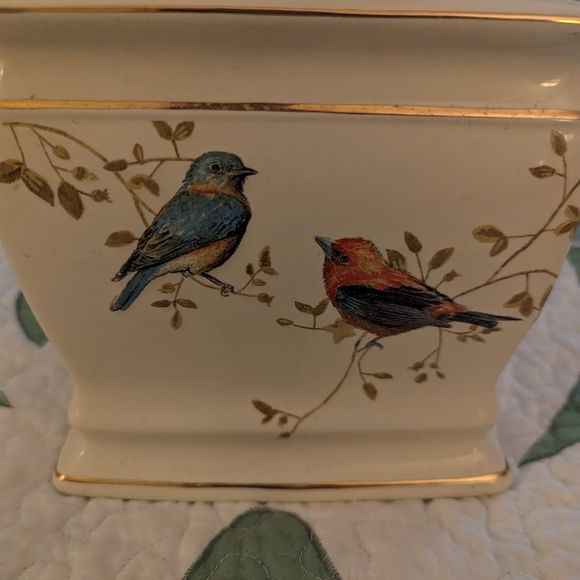 Belk Ceramic Tissue Box Cover with Bird Motif - Picture 2 of 6